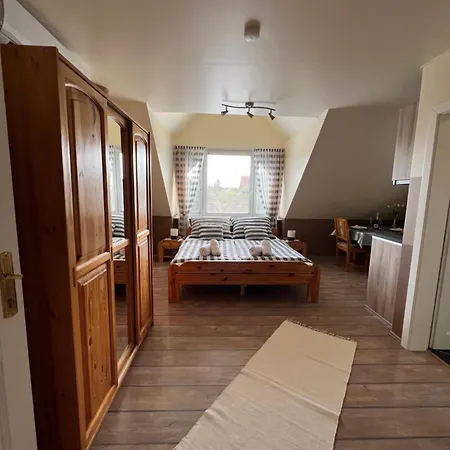 Apartman Holler Vendeghaz *