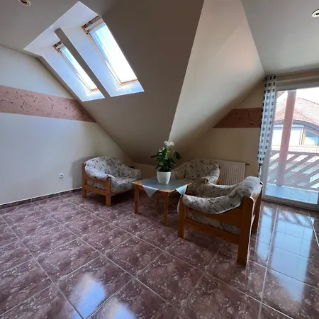 Holler Vendeghaz Apartment