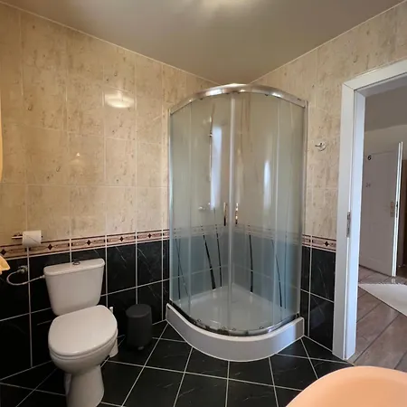 Apartman Holler Vendeghaz *